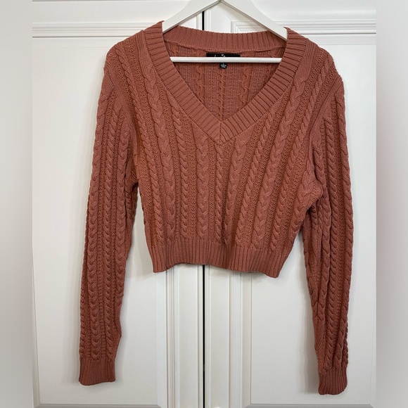 EUC Love Tree Size Large Women’s Cropped V Neck Cable Knit Sweater Rose Colour - Picture 1 of 9